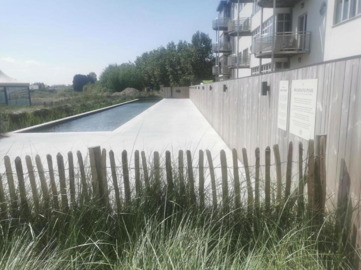 West Bay Familieappartement 米德尔克尔克 外观 照片